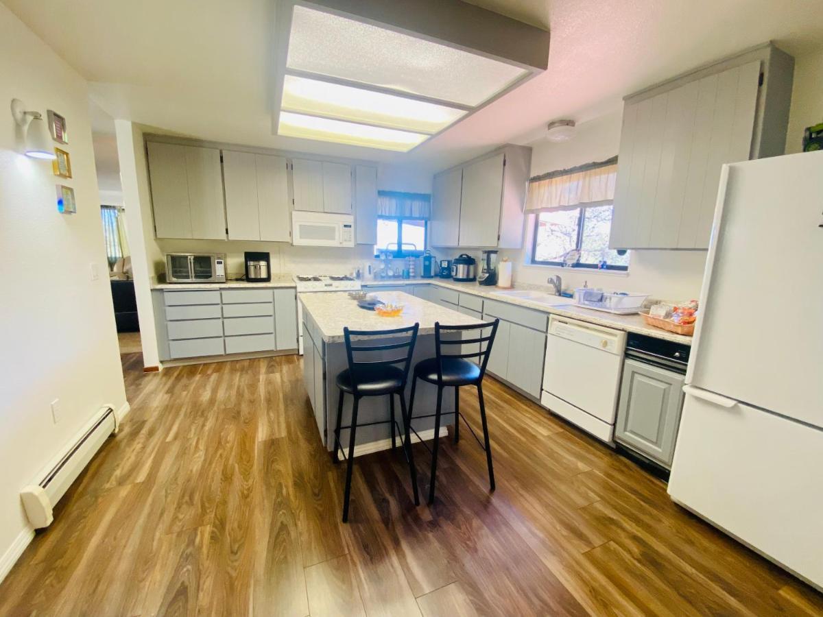 Family Friendly, 3 Bedroom House, With King Bed For Up To 15 - Bbq - Internet - Jet Tub Auburn Dış mekan fotoğraf