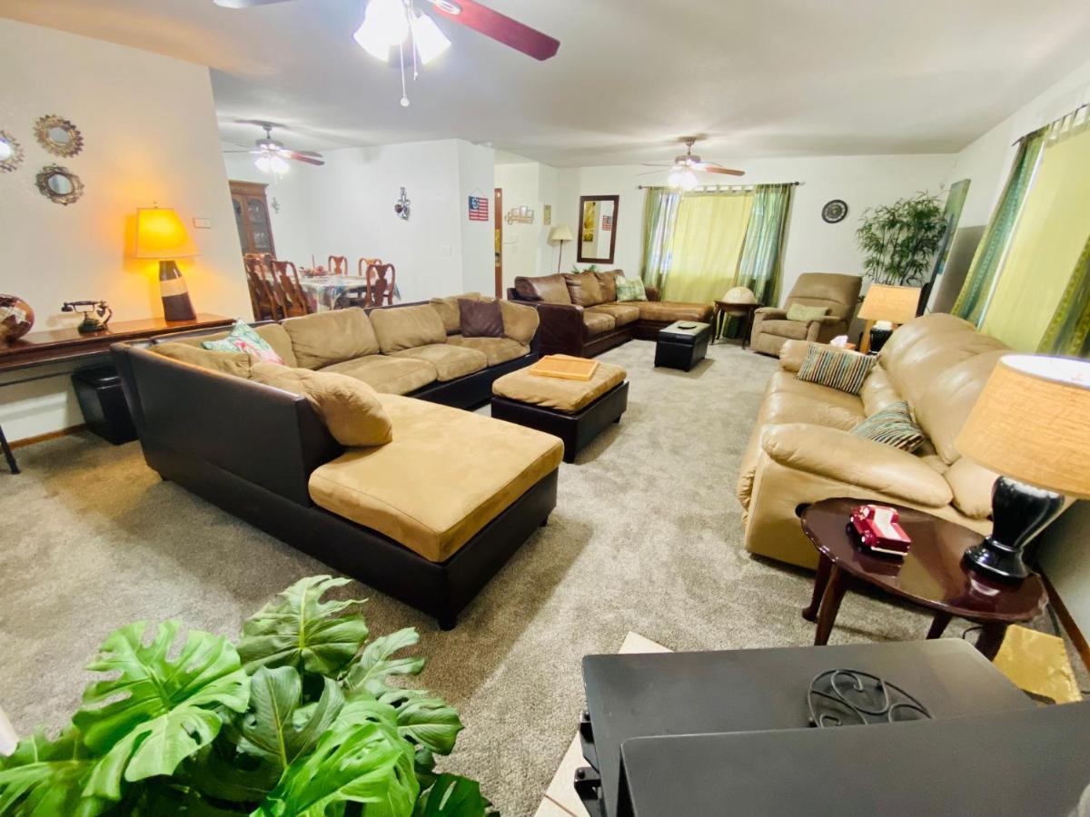 Family Friendly, 3 Bedroom House, With King Bed For Up To 15 - Bbq - Internet - Jet Tub Auburn Dış mekan fotoğraf
