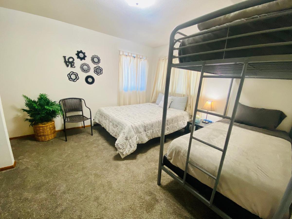 Family Friendly, 3 Bedroom House, With King Bed For Up To 15 - Bbq - Internet - Jet Tub Auburn Dış mekan fotoğraf