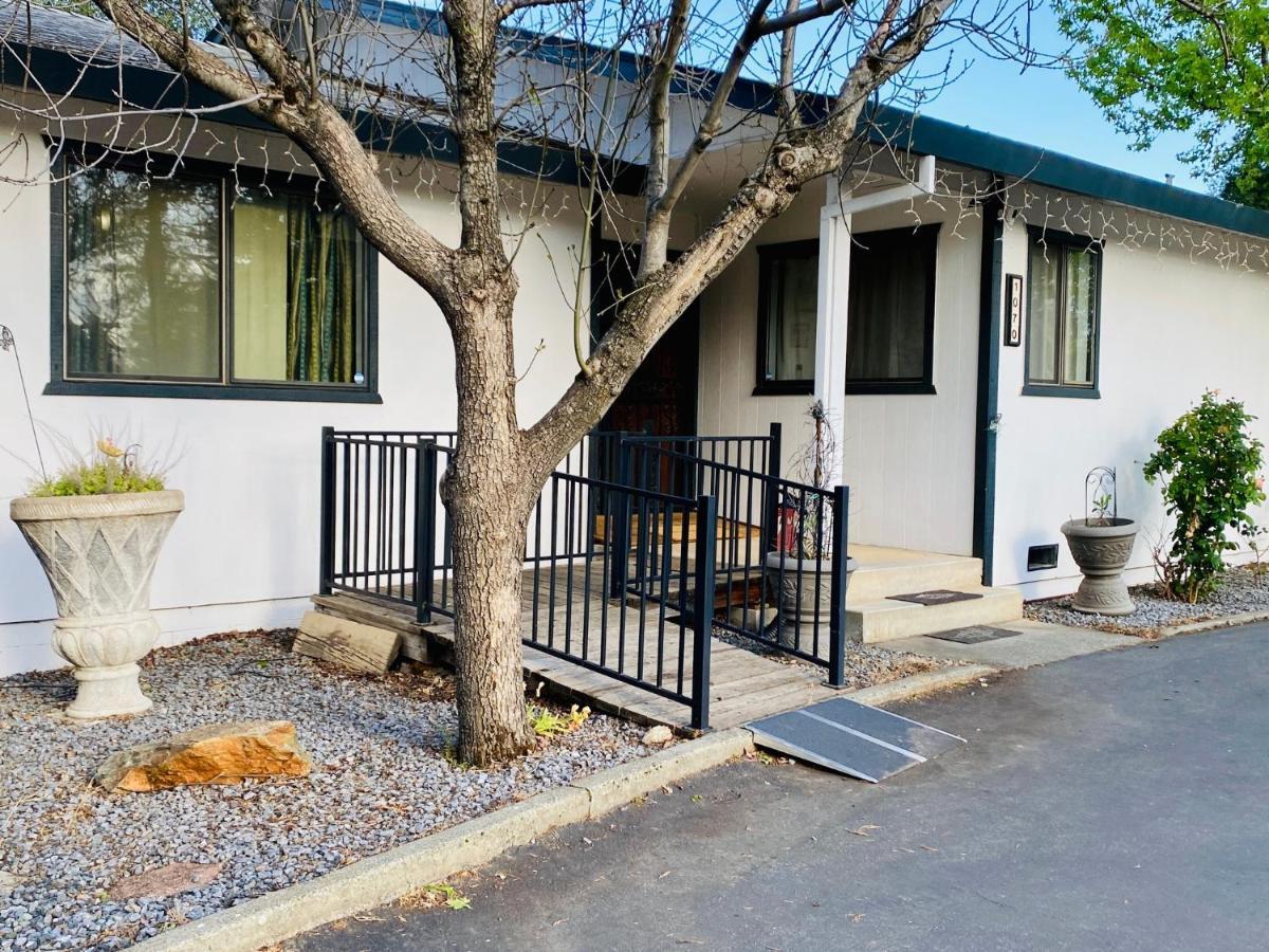 Family Friendly, 3 Bedroom House, With King Bed For Up To 15 - Bbq - Internet - Jet Tub Auburn Dış mekan fotoğraf
